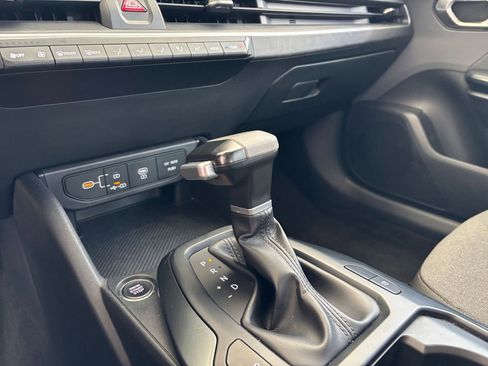 Used 2025 Kia K4 FWD image 42