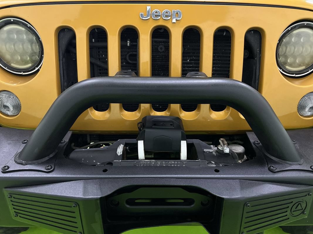 Used 2014 Jeep Wrangler Unlimited Rubicon w/ Max Tow Package AWD/4WD image 14