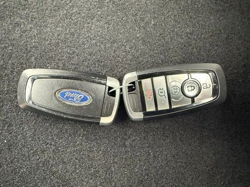 Used 2020 Ford Edge SEL w/ Convenience Package AWD/4WD image 8