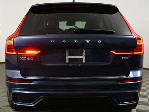 Used 2023 Volvo XC60 B5 Ultimate w/ Climate Package image 8