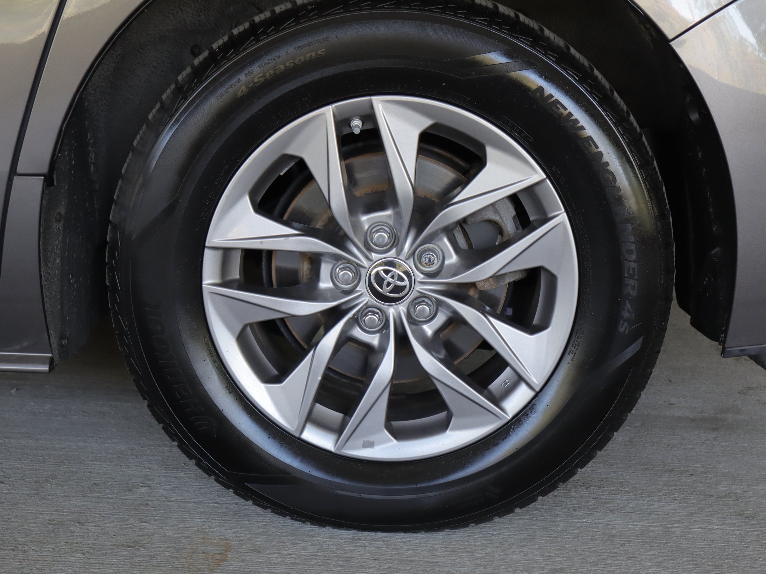 Used 2021 Toyota Sienna XLE w/ XLE Plus Package AWD/4WD image 27