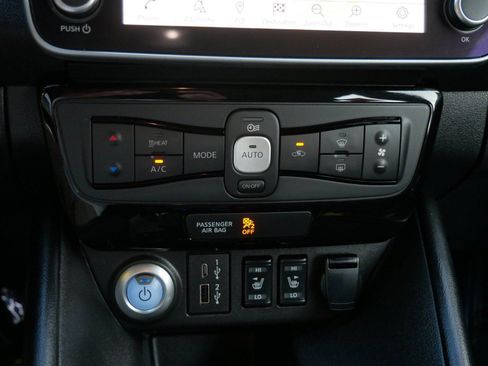 Certified 2025 Nissan Leaf SV Plus FWD image 19