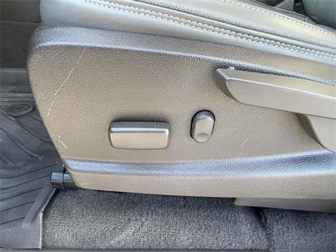 Certified 2022 GMC Canyon Denali image 15