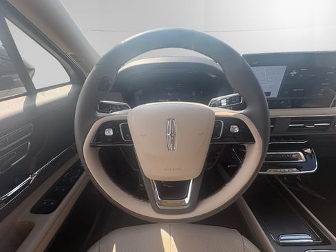 Certified 2023 Lincoln Corsair AWD w/ Equipment Group 101A image 12