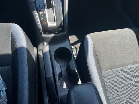 Used 2025 Nissan Versa SV image 39