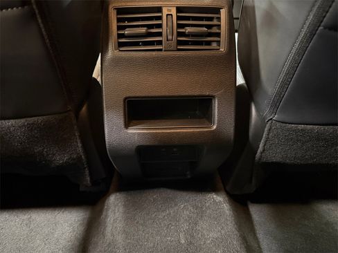 Used 2024 Mitsubishi Outlander SE image 29