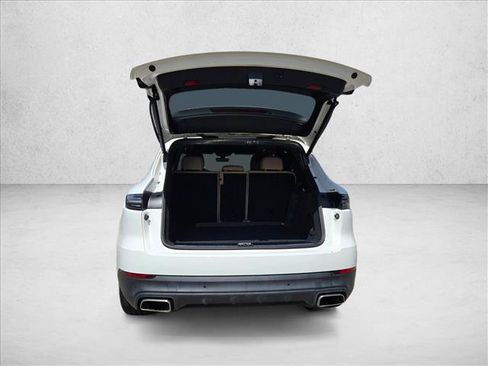 Used 2022 Porsche Cayenne AWD/4WD image 7