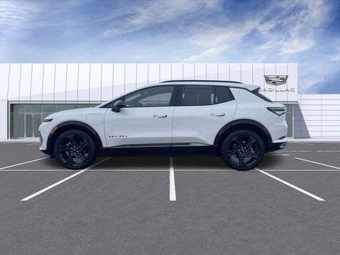 Used 2024 Chevrolet Equinox EV RS image 5