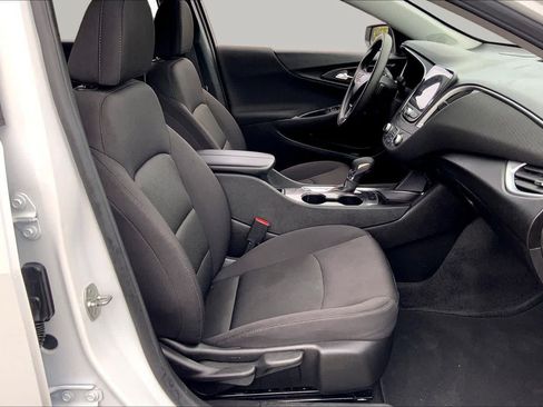 Used 2024 Chevrolet Malibu LT FWD image 9