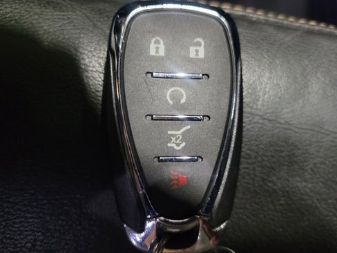 Used 2019 Chevrolet Traverse LT w/ LT Premium Package AWD/4WD image 32