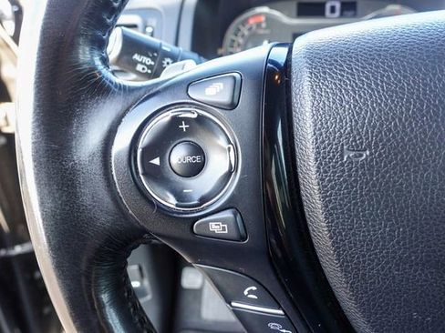 Used 2016 Honda Pilot Touring image 13