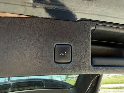 Used 2022 Ford Escape SEL w/ SEL Stealth AWD Package image 8