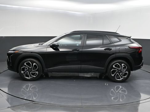 Certified 2026 Chevrolet Trax RS w/ Driver Confidence Package FWD image 4