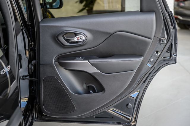 Used 2019 Jeep Cherokee Latitude Plus FWD image 51