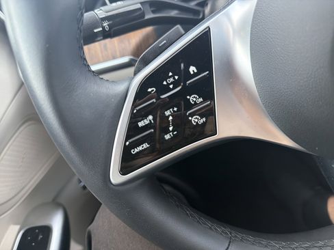 Used 2025 Mercedes-Benz C 300 Sedan image 22