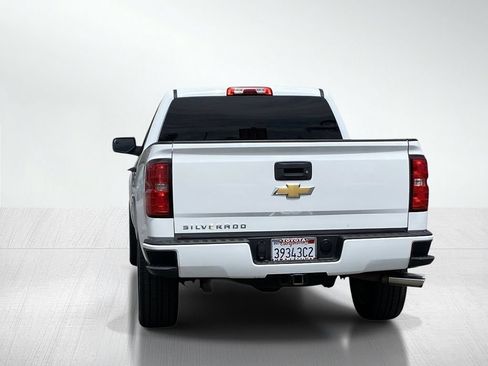 Used 2018 Chevrolet Silverado 1500 Custom w/ Custom Convenience Package RWD image 6