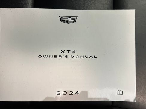Used 2024 Cadillac XT4 Premium Luxury image 28