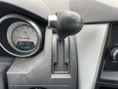 Used 2010 Dodge Grand Caravan Hero image 38