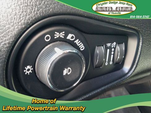 Used 2020 Jeep Renegade Altitude image 12
