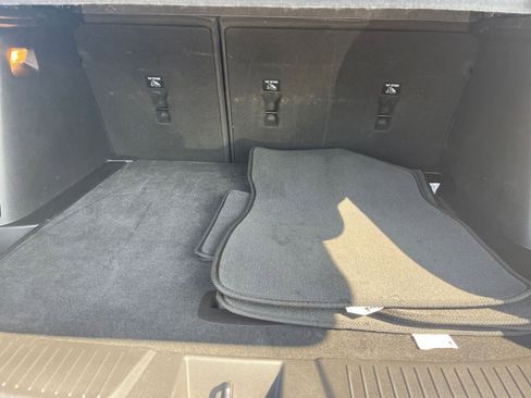 Used 2025 Chevrolet Trax LT FWD image 32