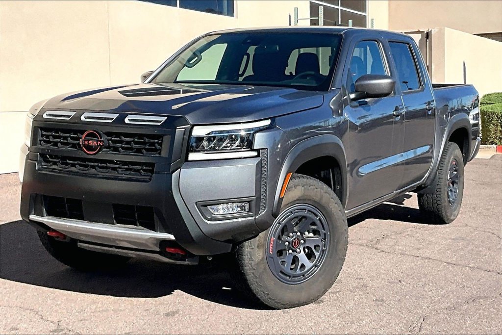 Used 2025 Nissan Frontier PRO-4X AWD/4WD image 1