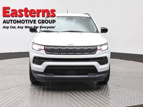 Used 2022 Jeep Compass Latitude w/ Convenience Group FWD image 2