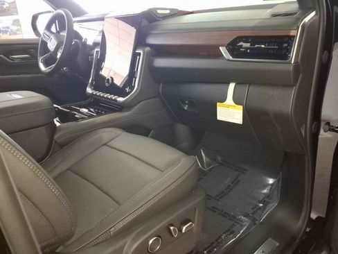New 2026 GMC Yukon Denali AWD/4WD image 9