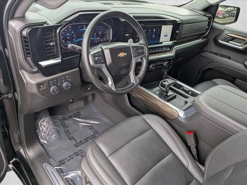 Used 2024 Chevrolet Silverado 1500 LT AWD/4WD image 9
