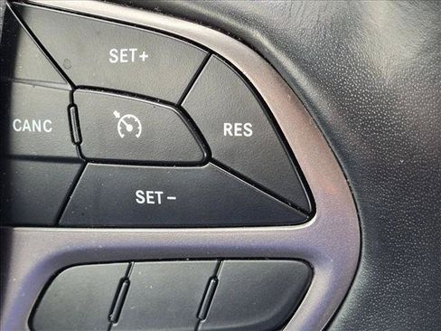 Used 2021 Jeep Grand Cherokee Limited RWD image 9