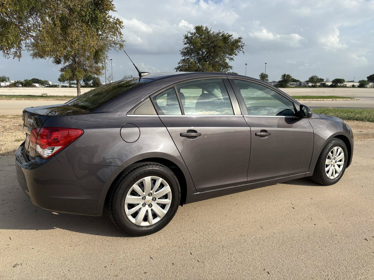 Used 2011 Chevrolet Cruze LT FWD image 42