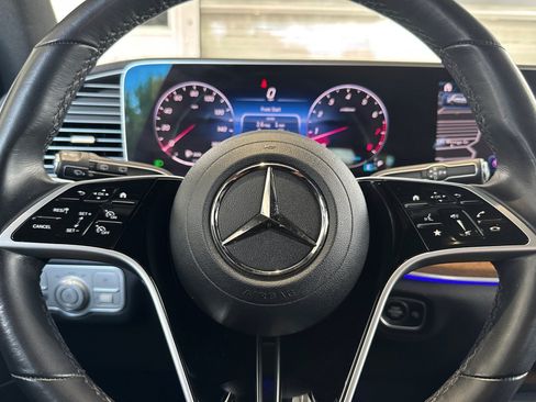 Used 2025 Mercedes-Benz GLE 350 4MATIC image 30
