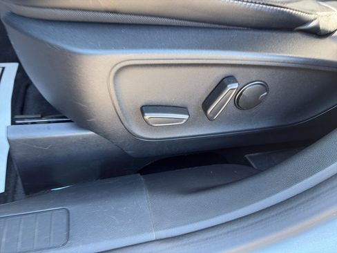 Used 2024 Ford Escape Platinum image 18