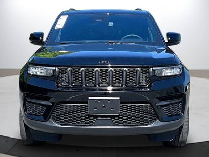 Used 2023 Jeep Grand Cherokee Altitude