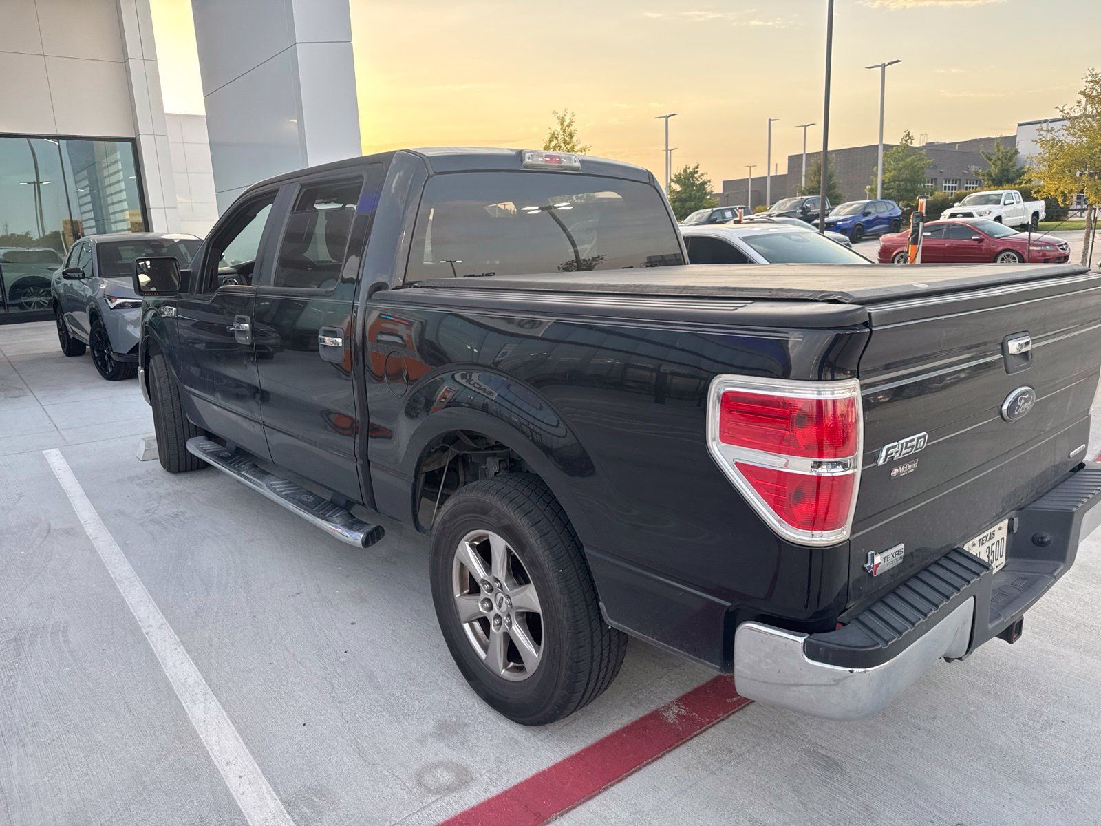 Used 2014 Ford F150 XLT w/ XLT Chrome Package RWD image 5