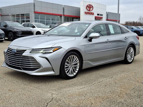 Certified 2020 Toyota Avalon Limited w/ Advanced Safety Package image 3