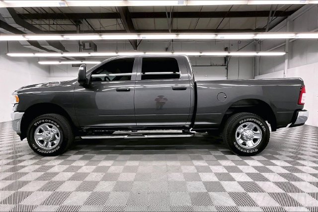 Used 2024 RAM 2500 Tradesman w/ Chrome Appearance Group AWD/4WD image 14