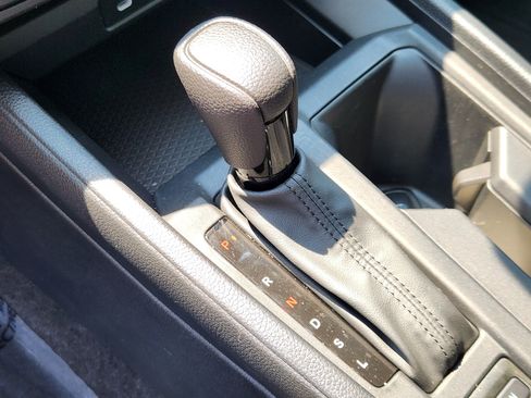 Certified 2023 Honda Accord EX image 12