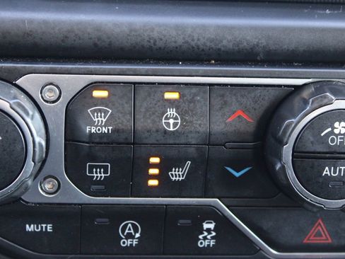 Used 2020 Jeep Wrangler Unlimited Sport image 37