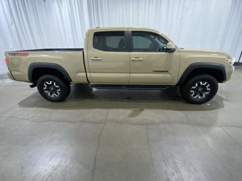 Certified 2020 Toyota Tacoma TRD Off-Road image 3