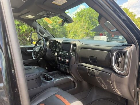 Used 2021 GMC Sierra 1500 AT4 w/ AT4 Value Package AWD/4WD image 12