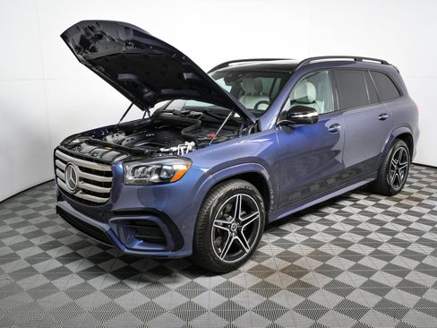 Used 2025 Mercedes-Benz GLS 450 4MATIC image 35