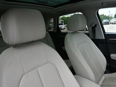 Used 2023 Audi Q3 2.0T Premium AWD/4WD image 34