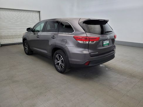 Used 2019 Toyota Highlander LE image 5