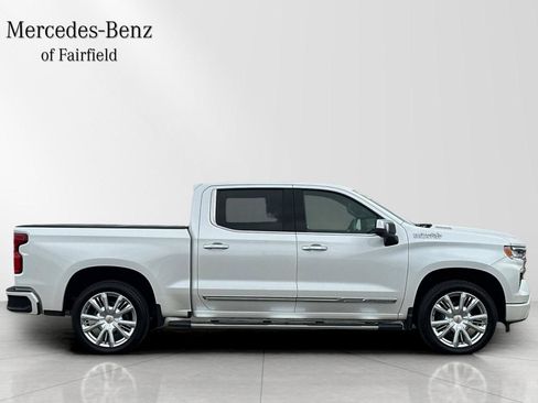 Used 2025 Chevrolet Silverado 1500 High Country AWD/4WD image 8