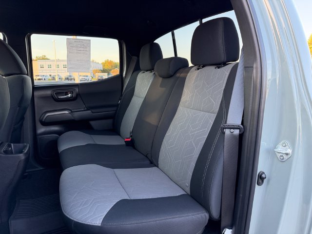 Certified 2023 Toyota Tacoma TRD Off-Road AWD/4WD image 15