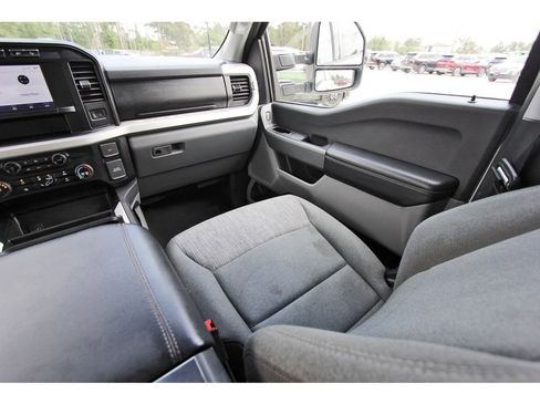 Used 2024 Ford F250 XLT w/ FX4 Off-Road Package image 12