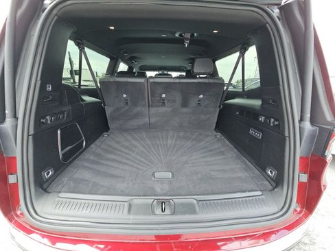 Used 2025 Jeep Wagoneer L Series II w/ 8-pass Seating Package AWD/4WD image 17