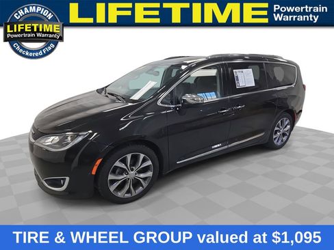 Used 2020 Chrysler Pacifica Limited w/ Tire & Wheel Group image 1