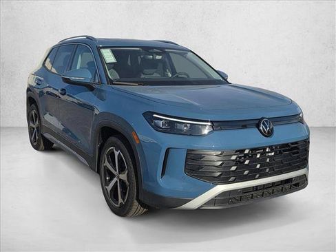 New 2026 Volkswagen Tiguan SE image 7