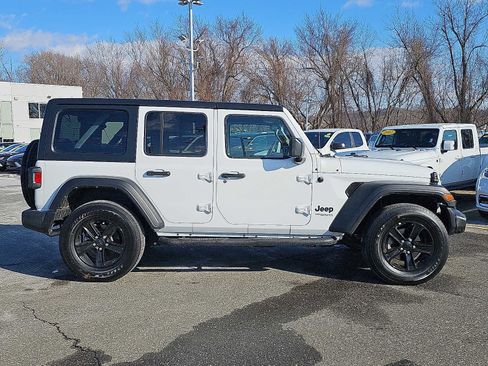 Used 2022 Jeep Wrangler Unlimited Sport image 7